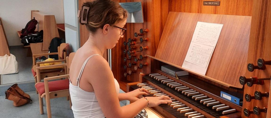 Orgel im Klavierunterricht