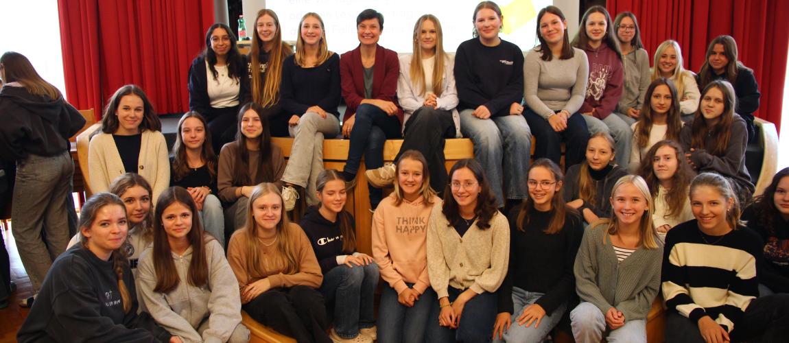 Lesung Kinderbuchautorin Lena Raubaum
