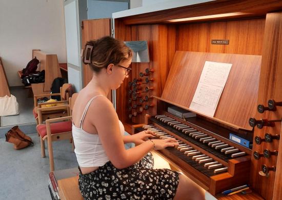 Orgel im Klavierunterricht