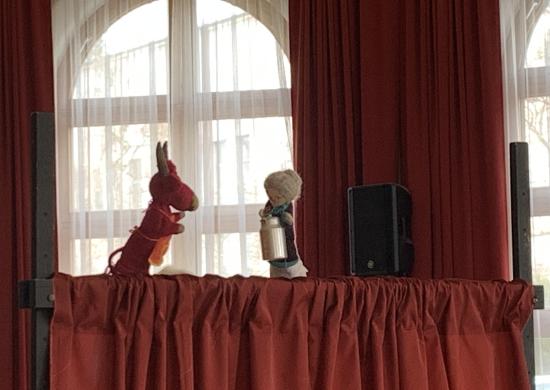 Figurentheater; Puppen tanzen